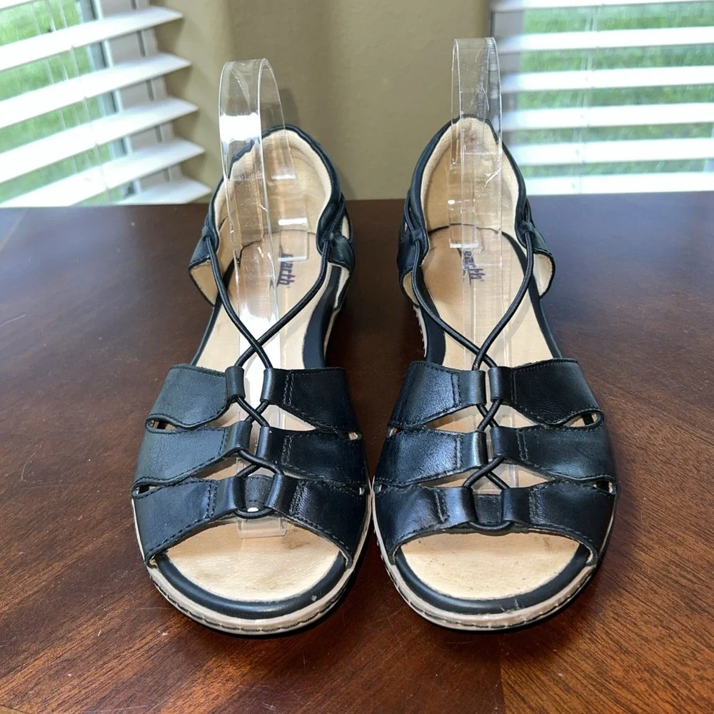 Earth Aloha Black Leather Bungee Slip-On Sandals Sz 9.5B Boho Granola Girl